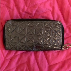 Silver and black clutch wallet 2/$8